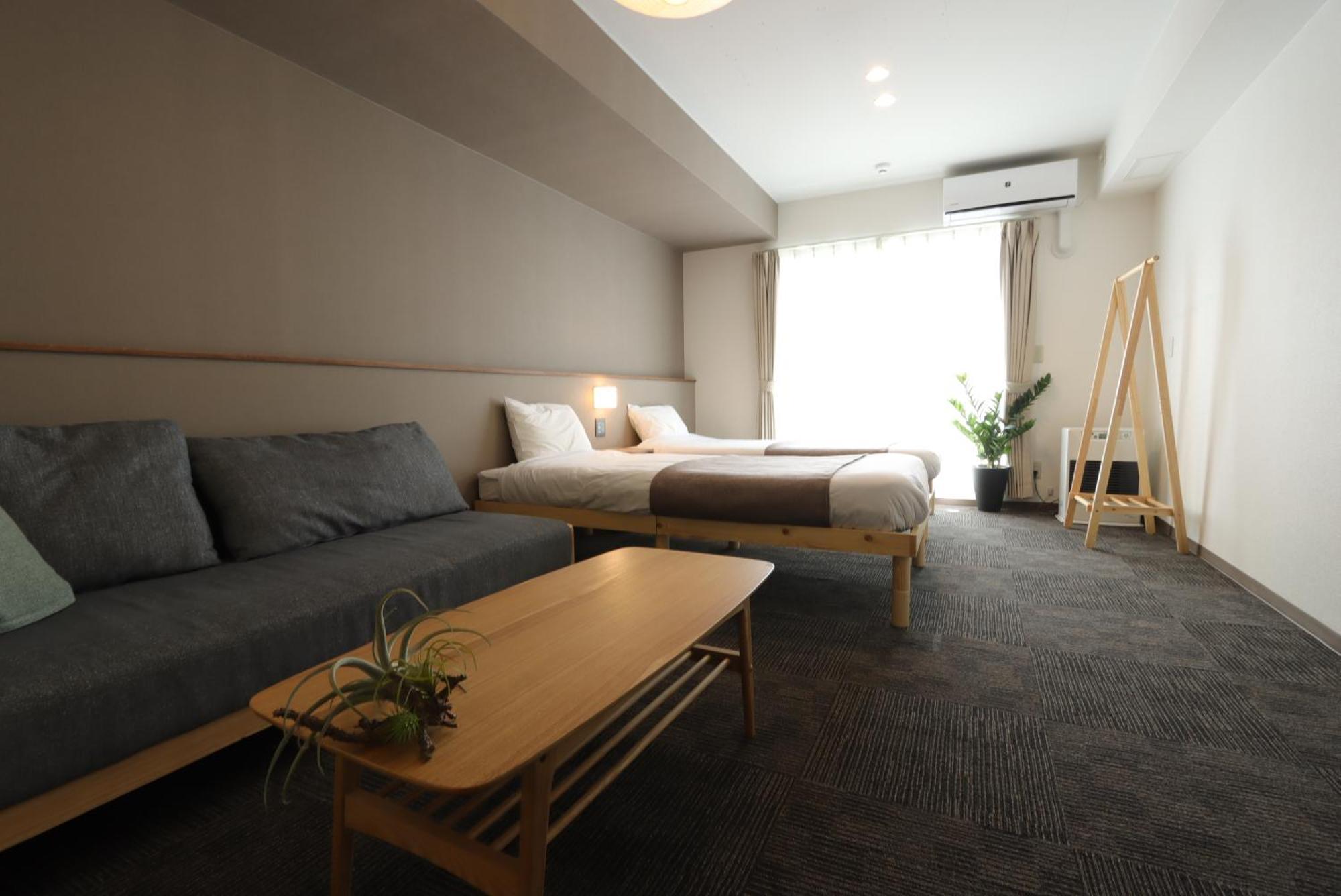 Apartment Uchi Living Suitengu